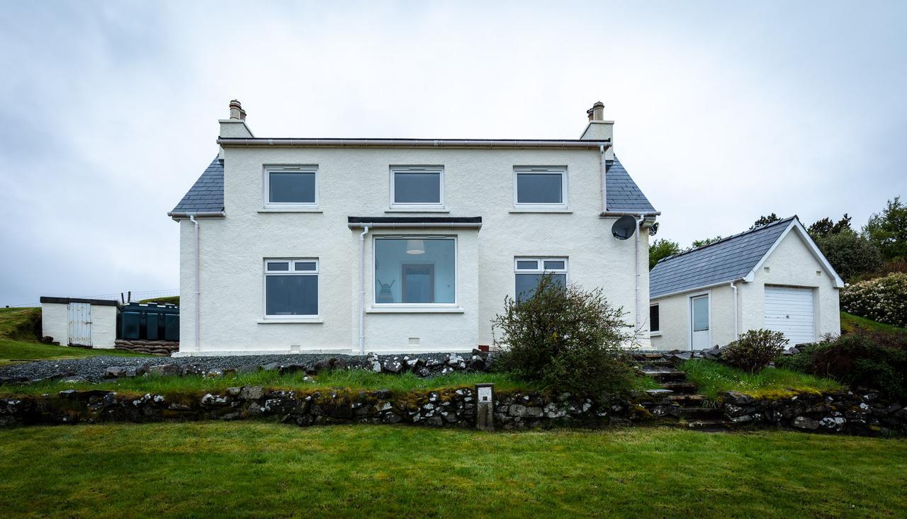 Lochside Villa Staffin Exterior photo