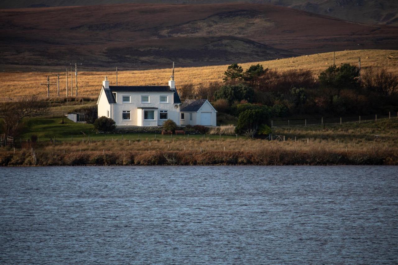 Lochside Villa Staffin Exterior photo