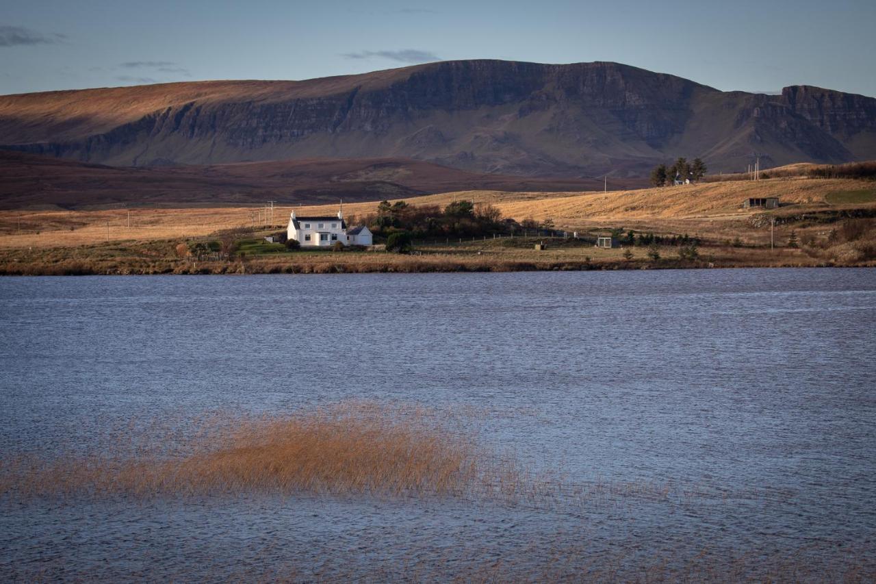 Lochside Villa Staffin Exterior photo